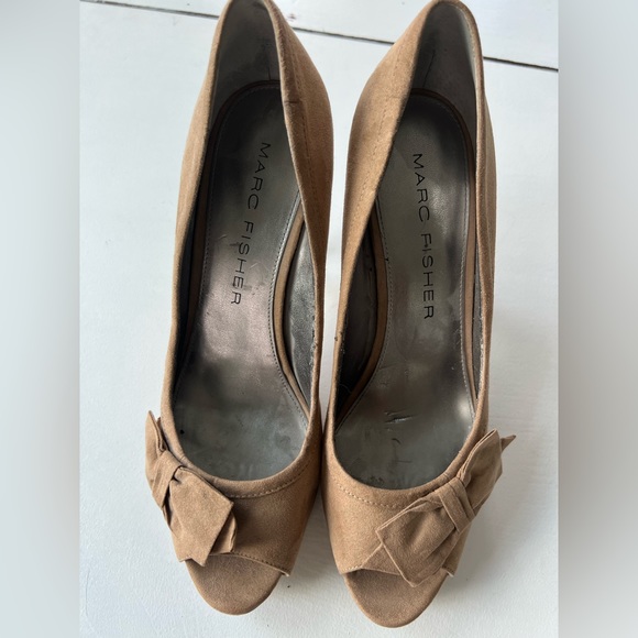 Marc Fisher Manila Suede peep toe size 9.5 - Picture 3 of 12